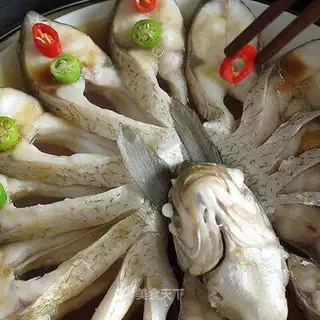 ♪ Clean peacock ♪