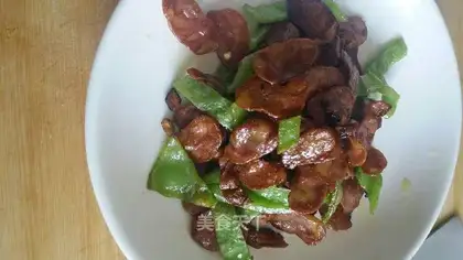 Pepper fried sausage