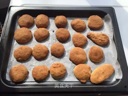 A self-made cookie