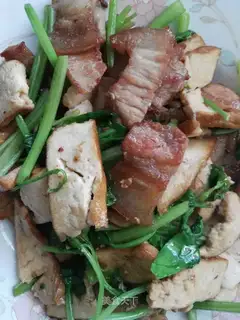 Celery fried dry