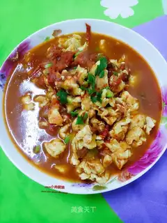 Tomato beef soup fried eggs