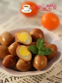 Five quail eggs