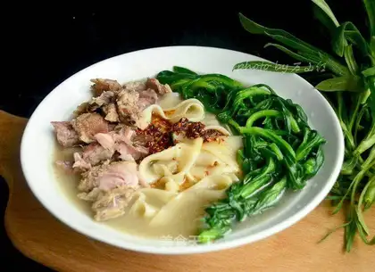 Noodle pigbone noodles