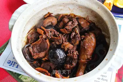 A duck of mushroom squid