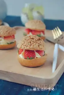 Strawberry-skin puff