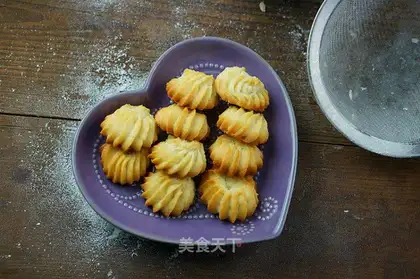 Light milk cookies