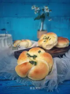 Onion salty bread