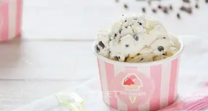 Homemade milk chocolate ice cream
