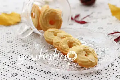 Olive pretzels