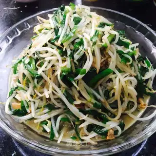 Soccer bean sprouts