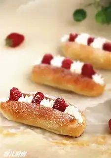 Strawberry-crunch milk bread