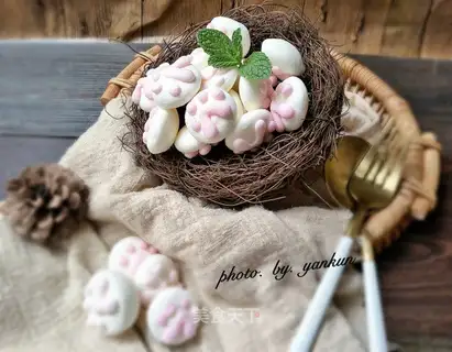 Homemade cat claw marshmallows