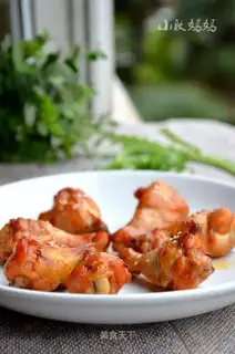 Honey-cooked chicken wings