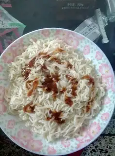 Sand and tea for dry noodles