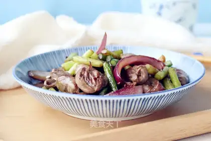 Onions, garlic, chicken heart