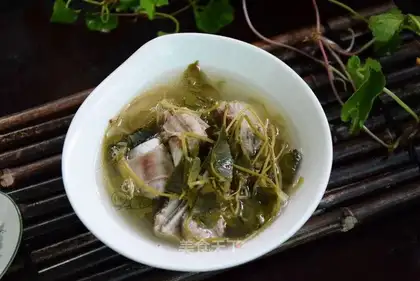 Ray's root ribs soup