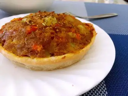 Curry potato pie
