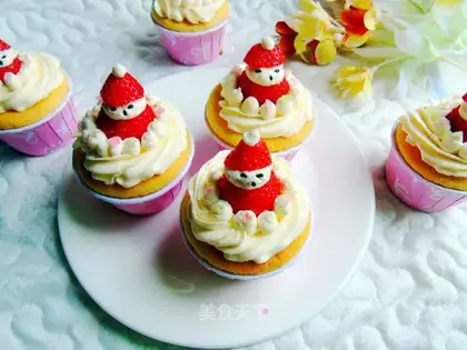 Christmas strawberry cake