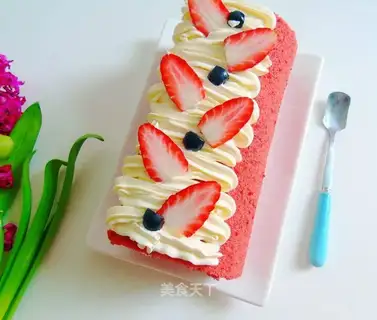 Strawberry roll