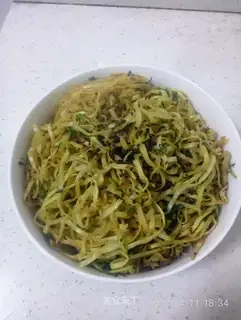 Champagne noodles