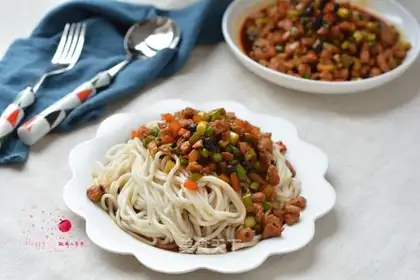 Spicy tritium noodles