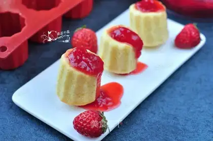 Lemon strawberry cake