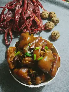 Hot pig hoof