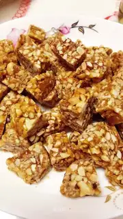 Peanut sugar