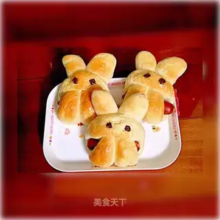 Little rabbit hot dog bread