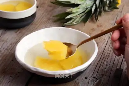 Homemade pineapple cans