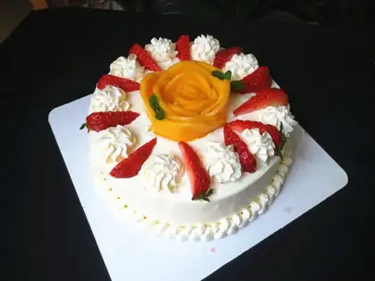 Fruit cream cake