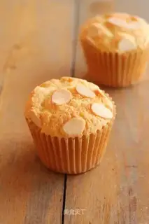 Almond marfin cake