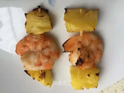 Pineapple shrimp string