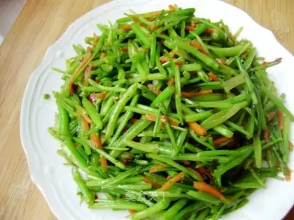 stir-fried cilantro with vegetarian vegetables