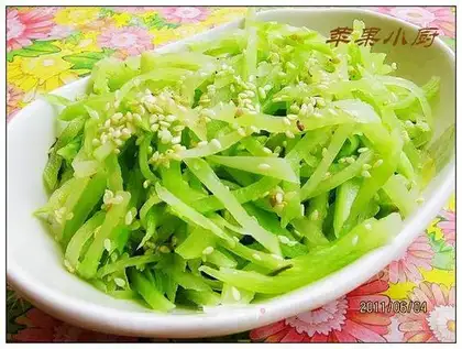 asparagus lettuce in scallion oil