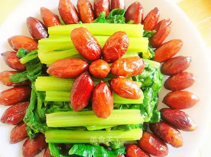 Celery leaves mixed with honey sauce