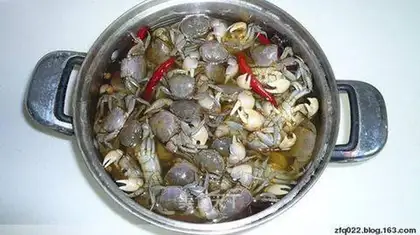 Hanging crab leaves