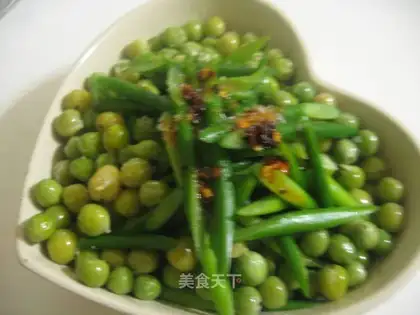 Garlic moss mixed with beans
