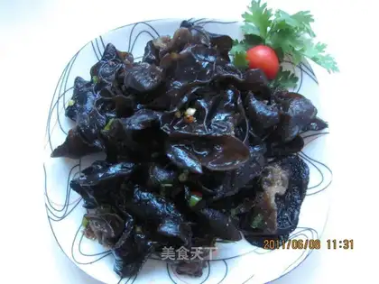 Fresh black fungus