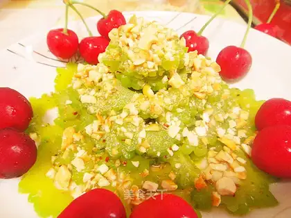 Balsam pear and cashew nuts