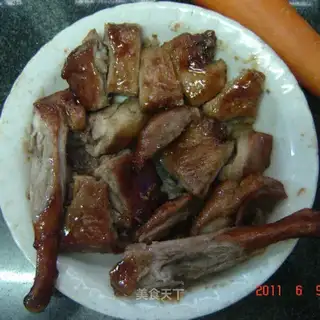 Roast duck legs with seafood sauce