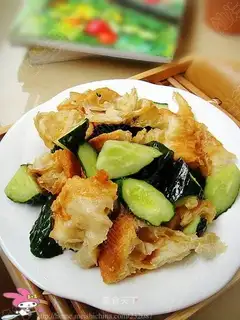 Mixed cucumber with fried dough sticks