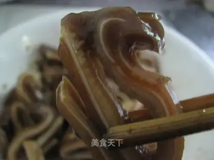 Cold pork ears