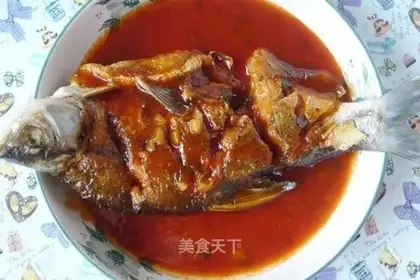 Bream in tomato sauce