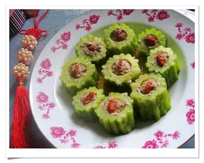 Minced pork and bitter gourd cup