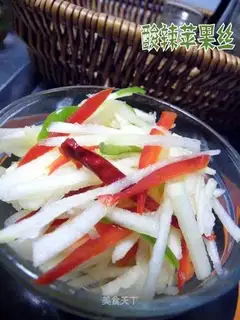 Sour and spicy shredded apples