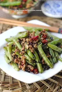 stir-fried green beans with olive vegetable