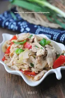 Chicken slices with fresh bamboo shoots