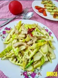 stir-fried shredded pork with bamboo shoots