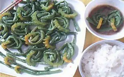 Cowpea knot in garlic sauce